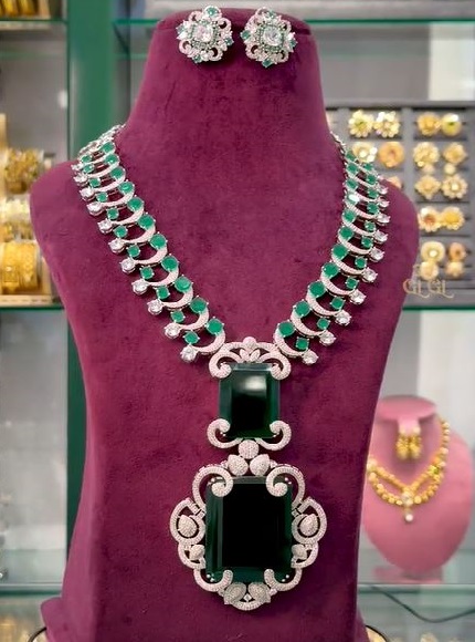 المجوهرات الفاخرة التقليدية